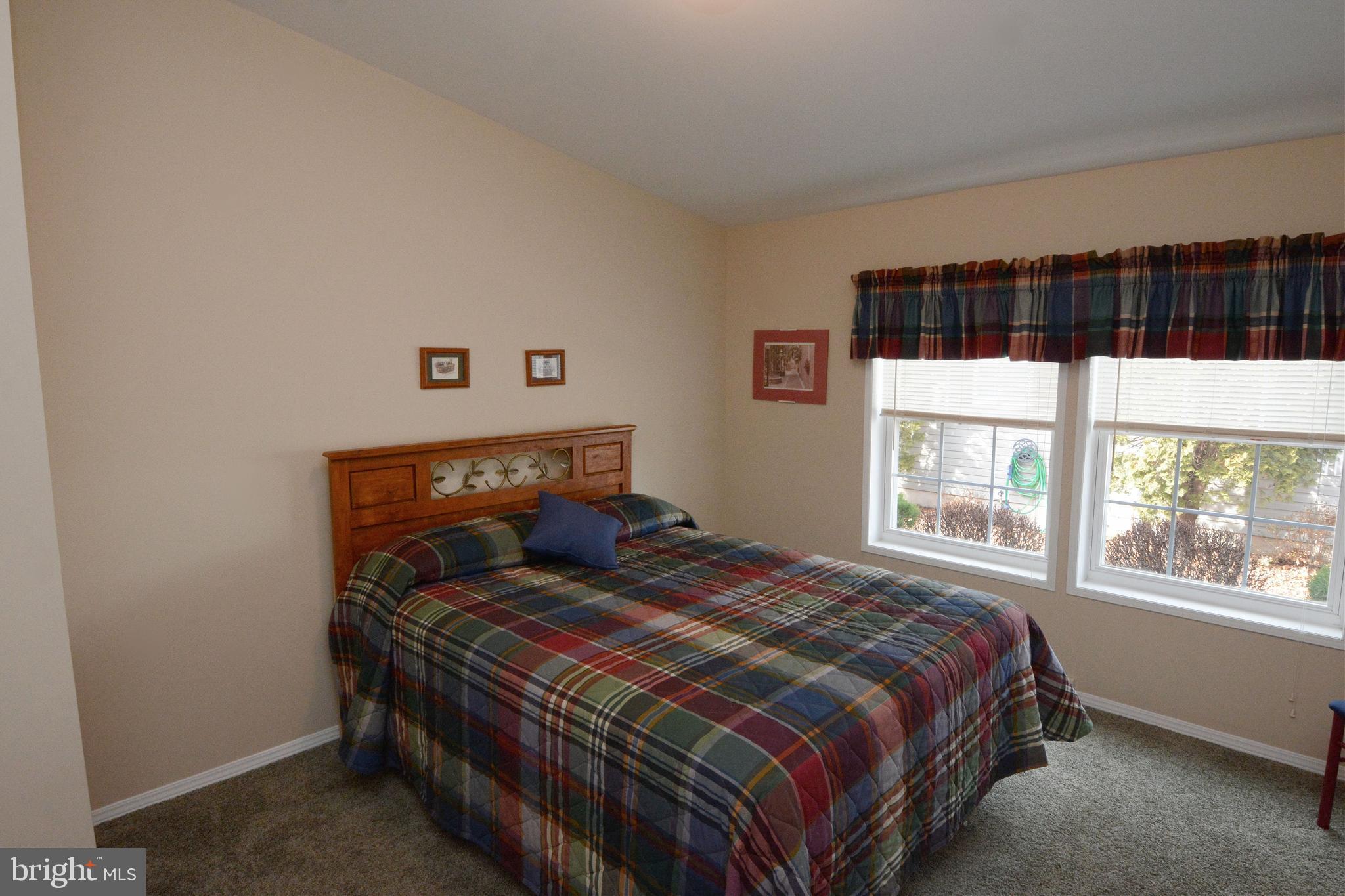 QUIET ACRES - Residential