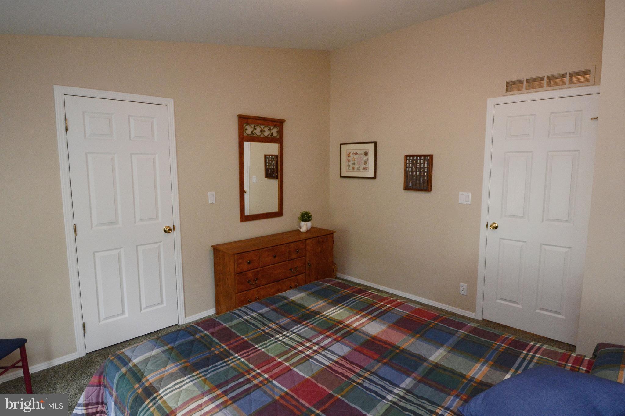 QUIET ACRES - Residential