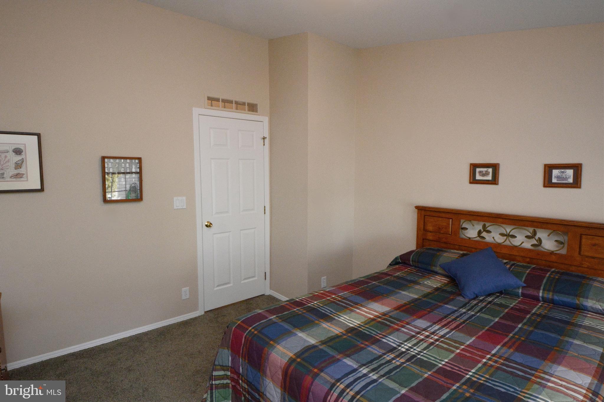 QUIET ACRES - Residential