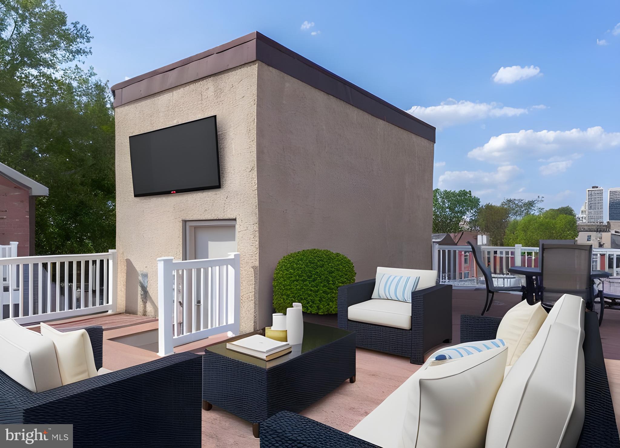 QUEEN VILLAGE - Residential