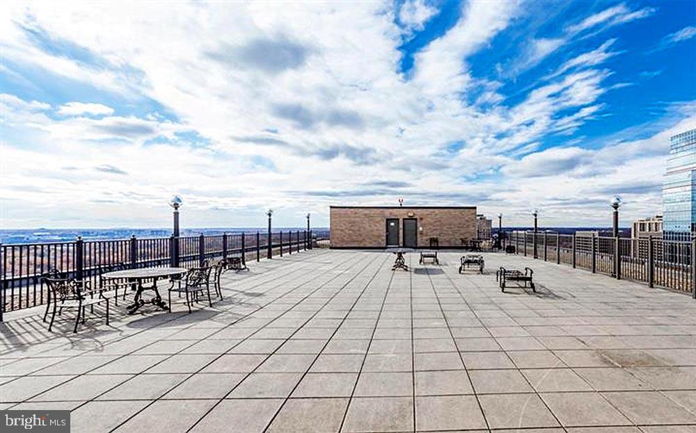 SKYLINE PLAZA - Residential