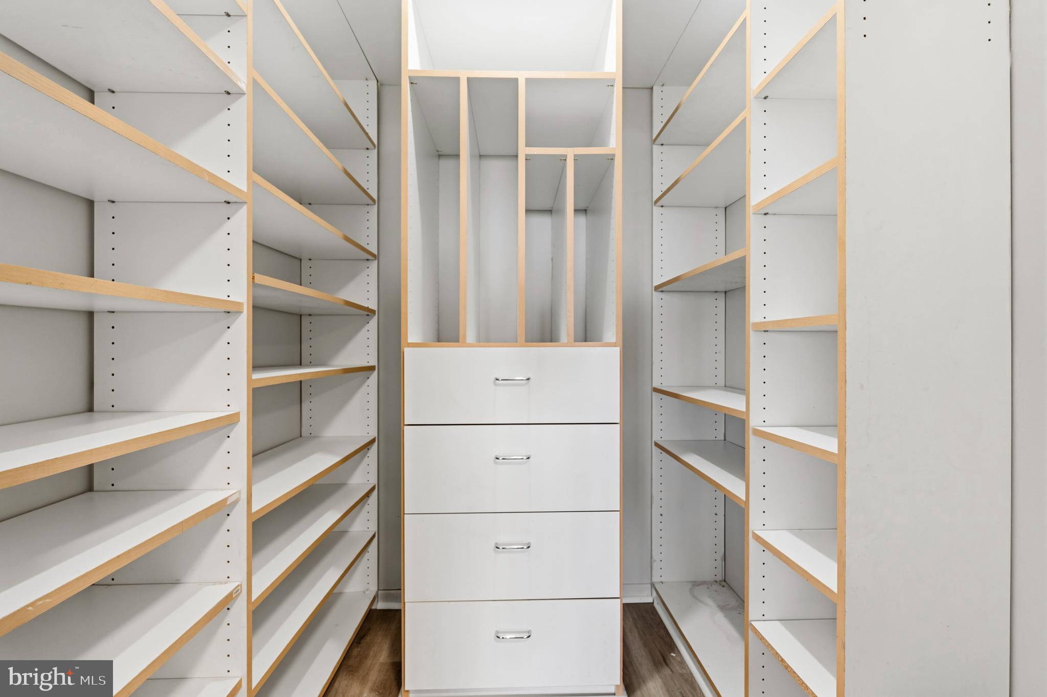 SKYLINE PLAZA - Residential