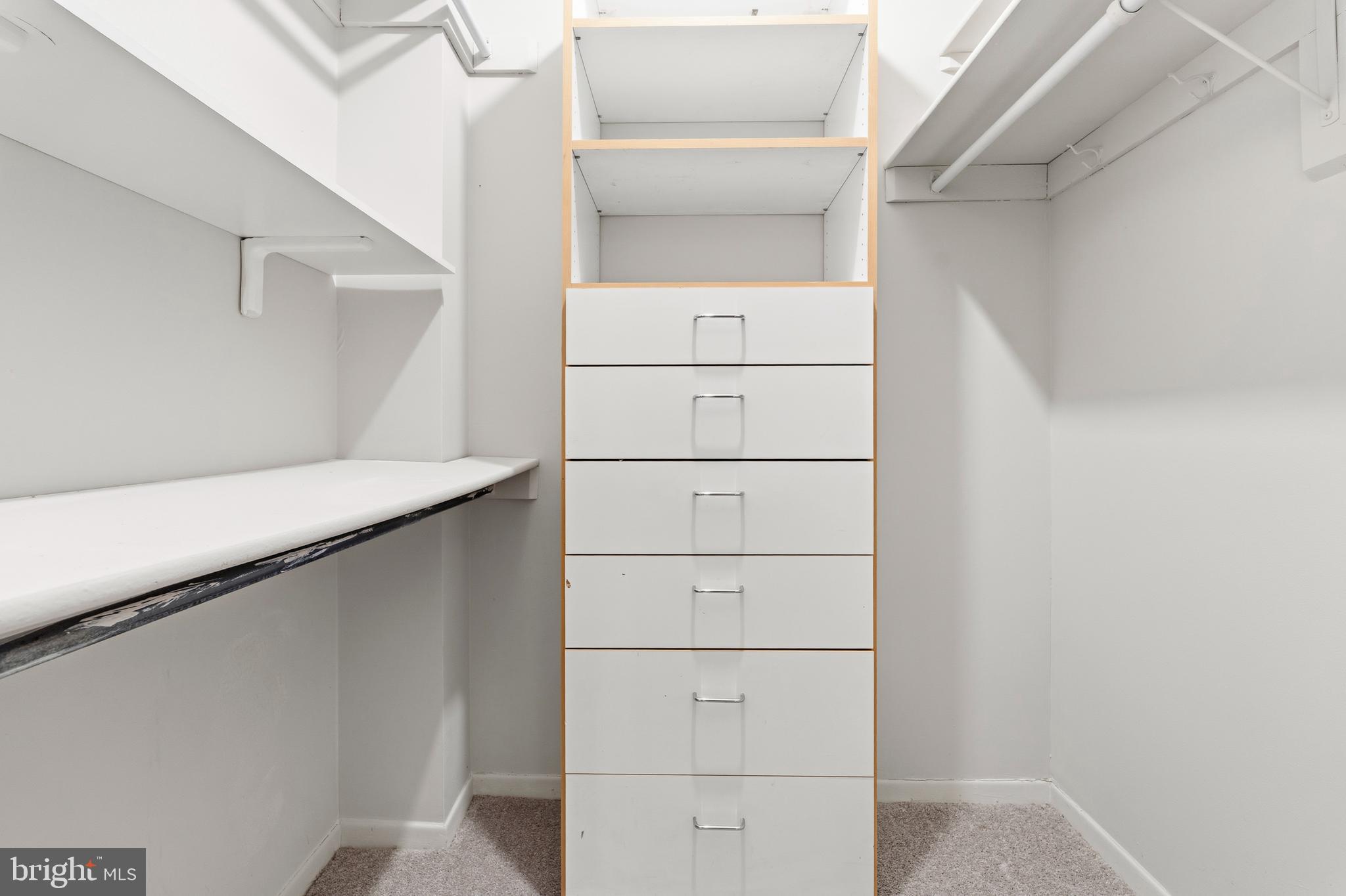 SKYLINE PLAZA - Residential