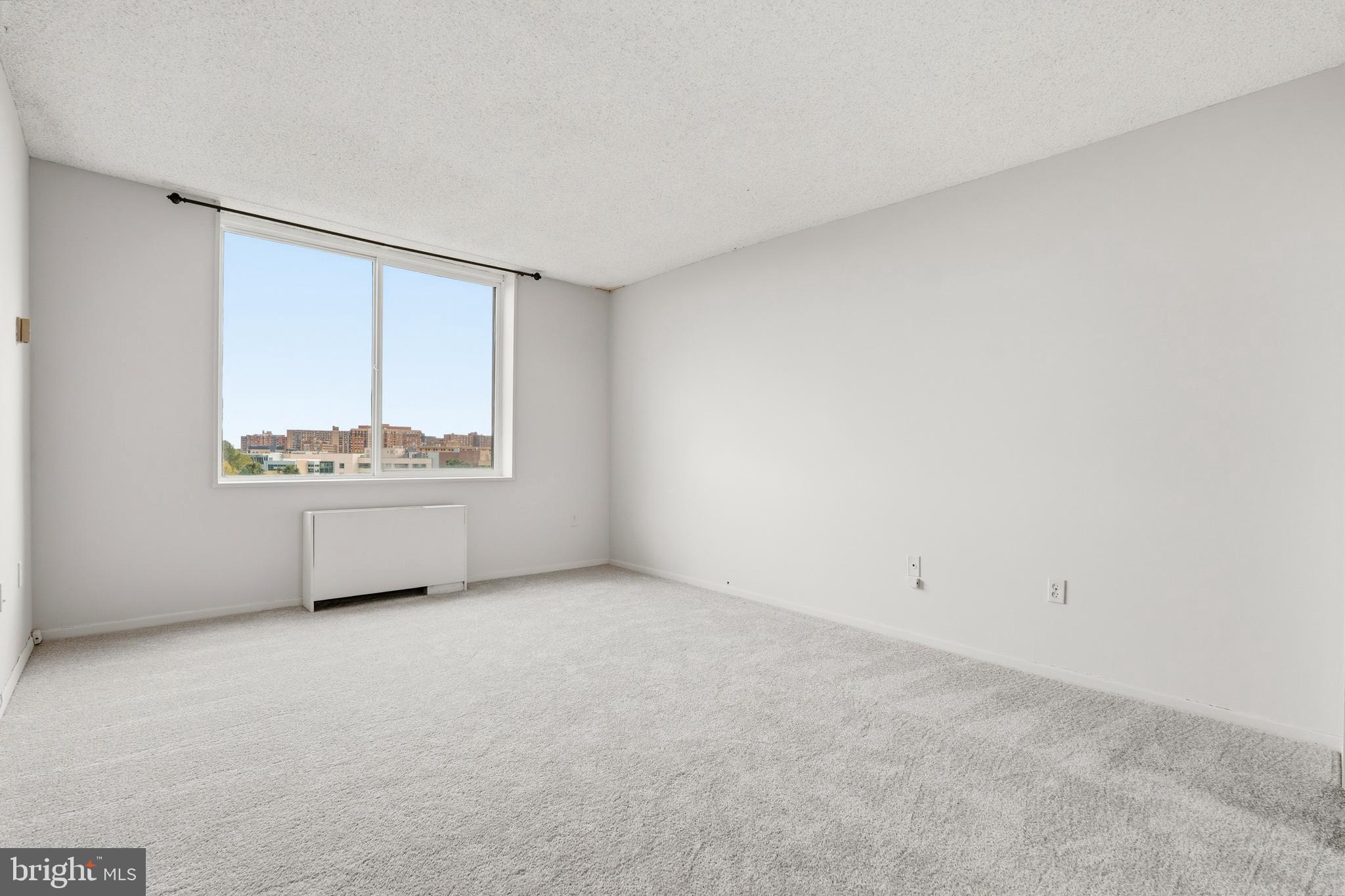 SKYLINE PLAZA - Residential