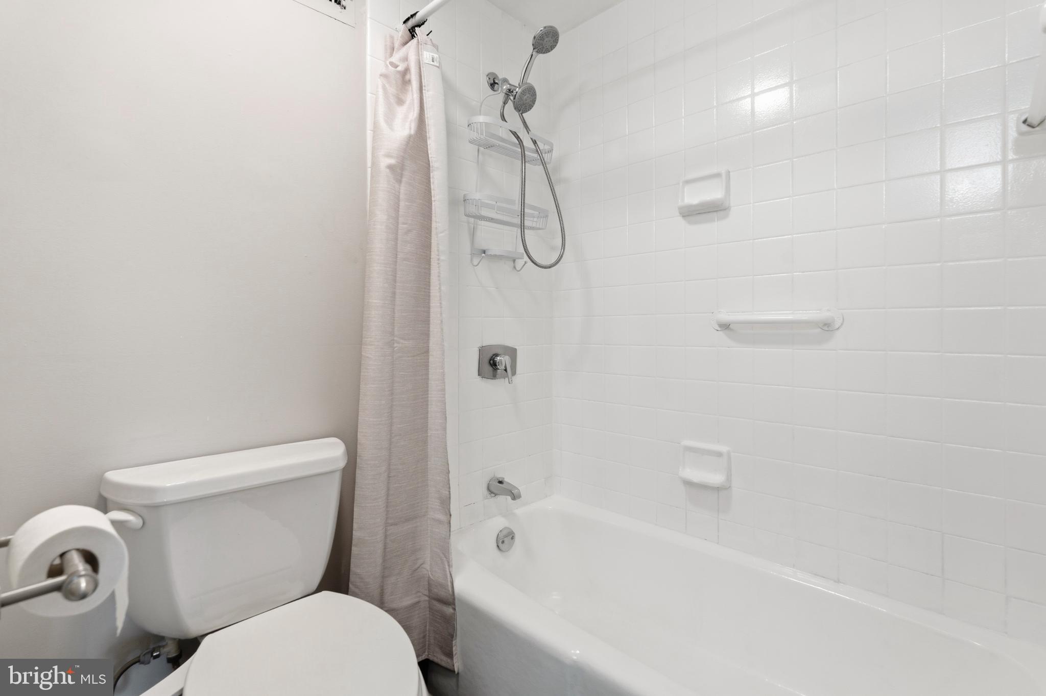 SKYLINE PLAZA - Residential