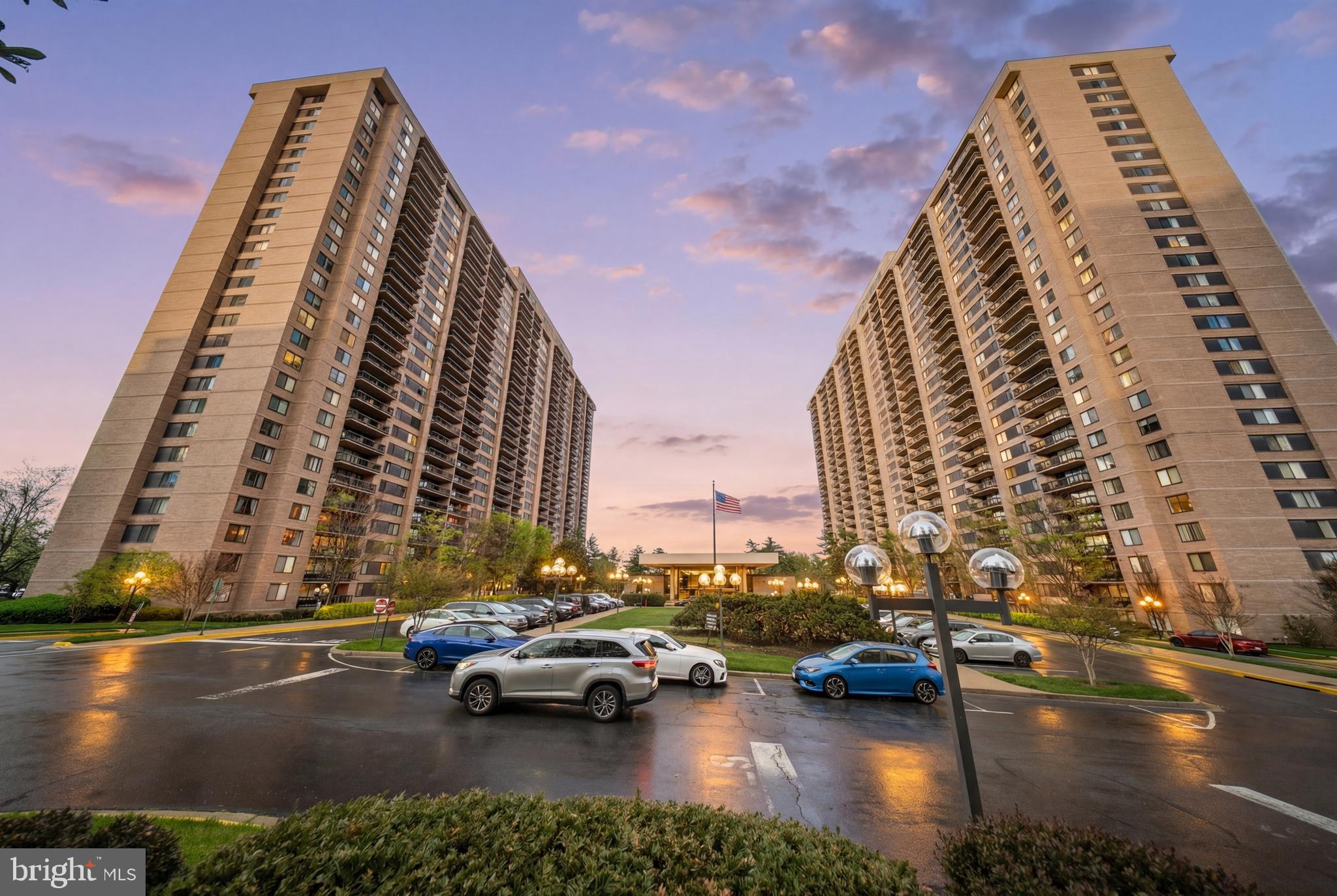 SKYLINE PLAZA - Residential