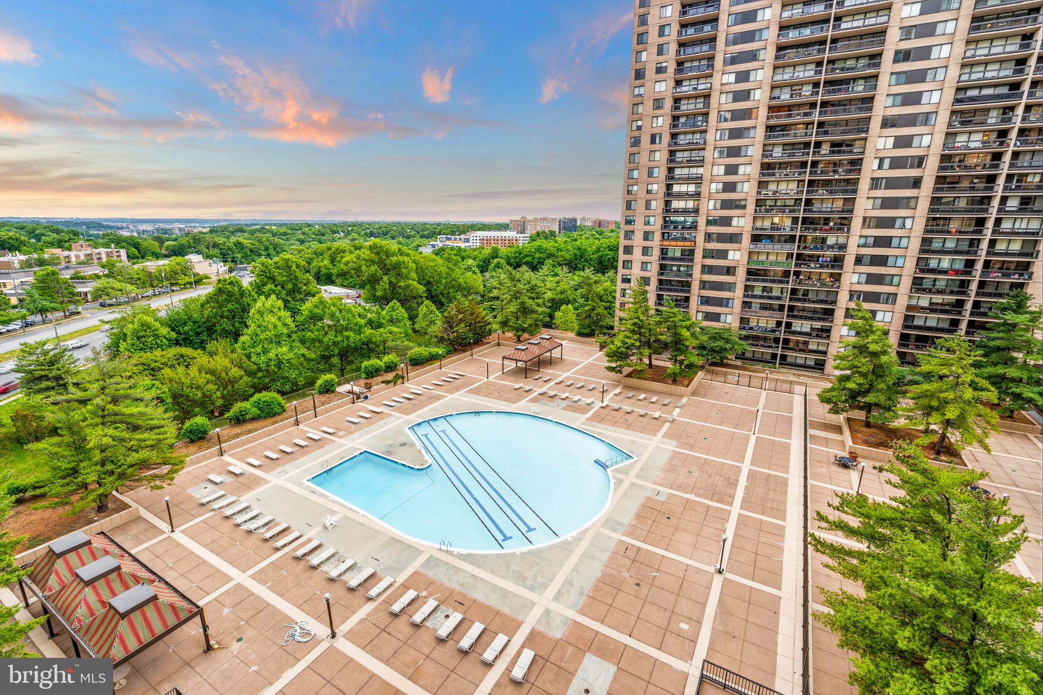 SKYLINE PLAZA - Residential