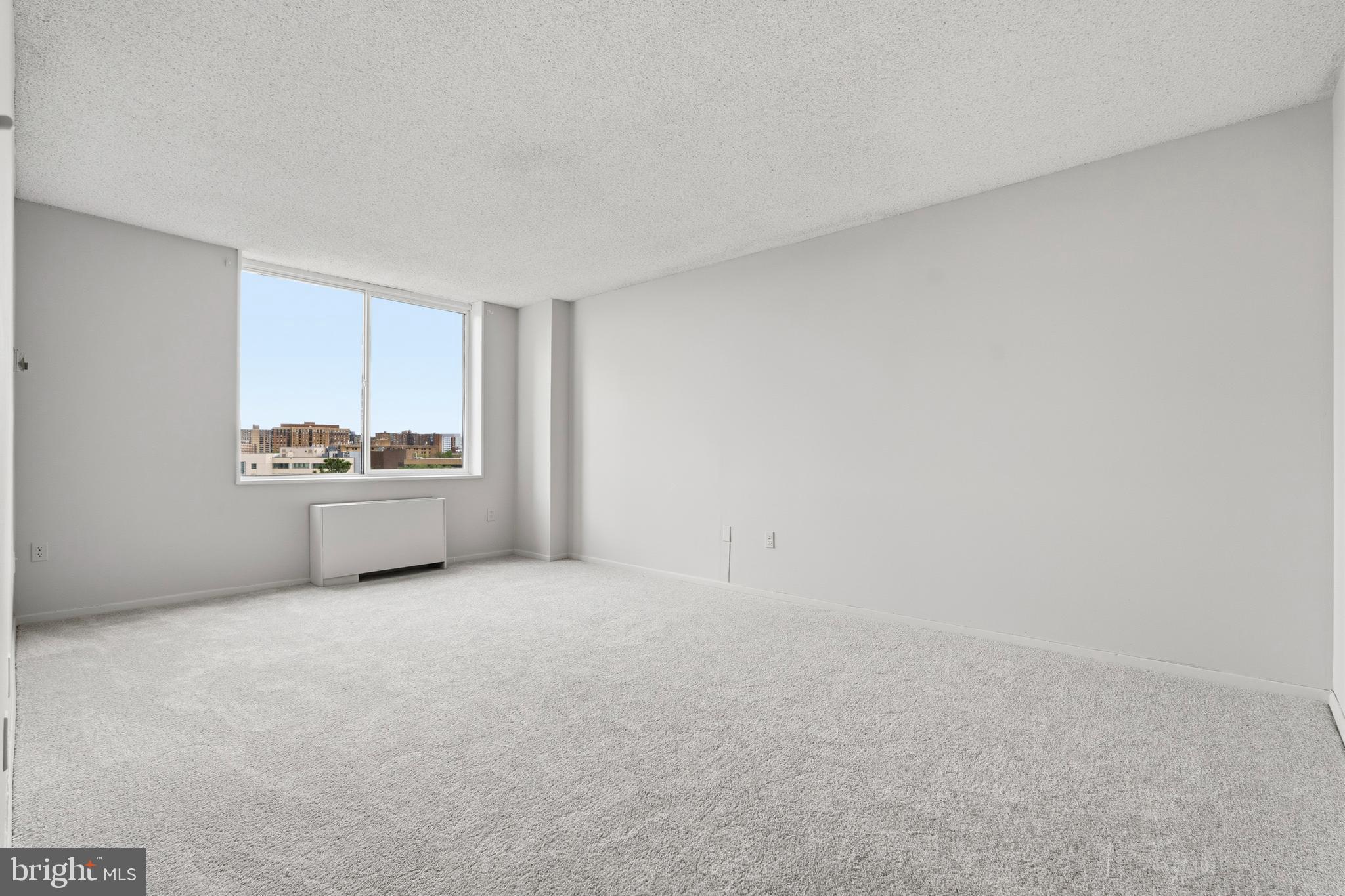 SKYLINE PLAZA - Residential