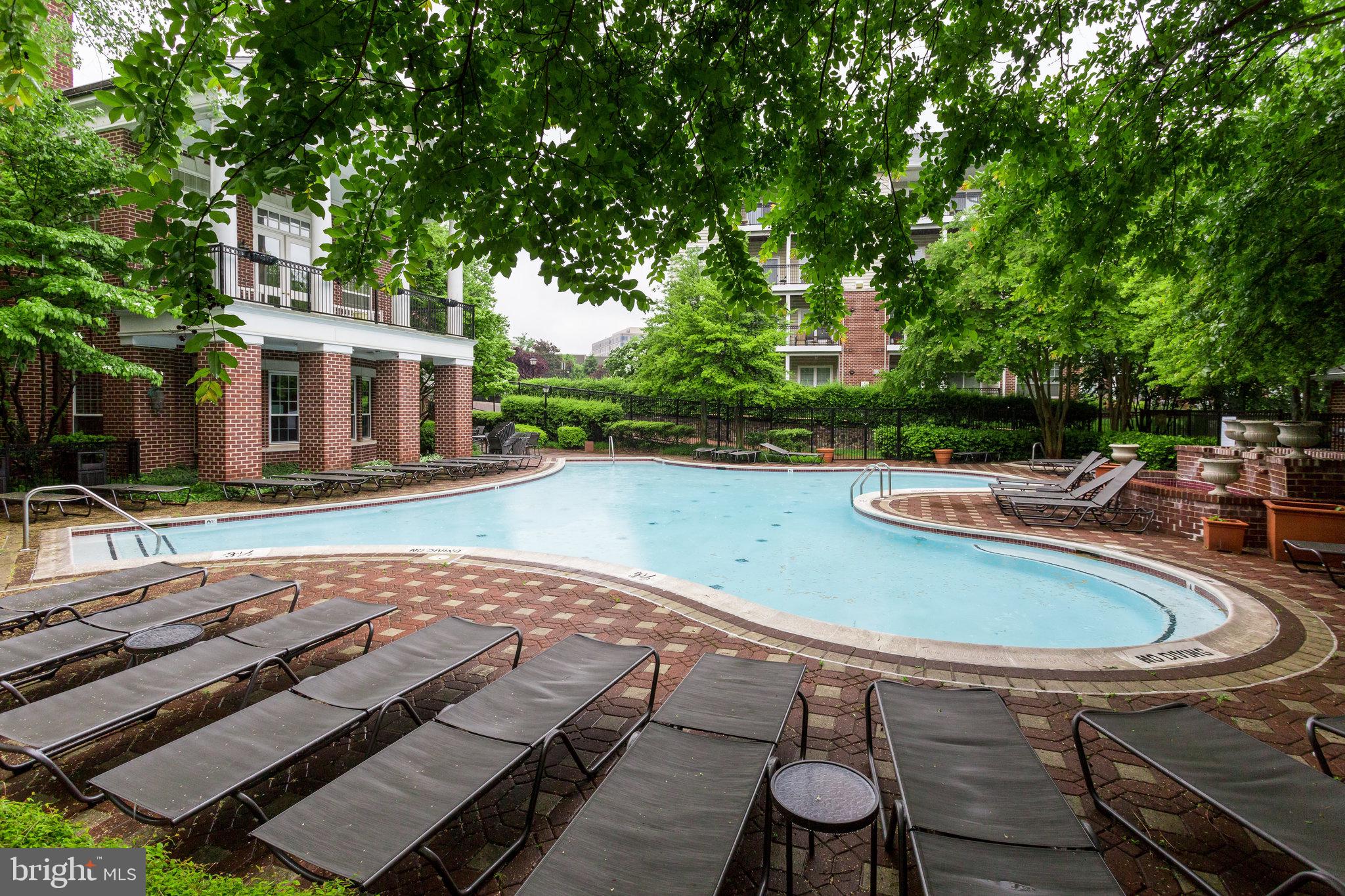 GATES OF MCLEAN - Residential