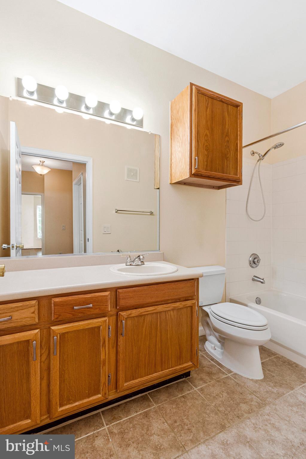 GATES OF MCLEAN - Residential