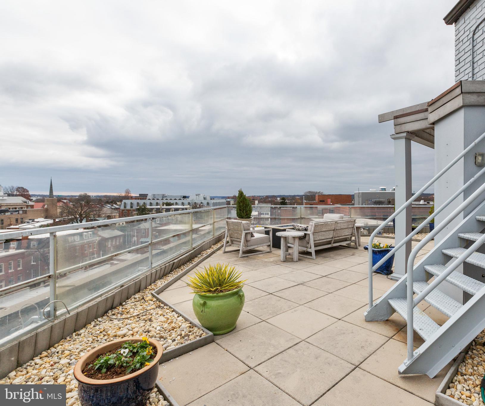 OLD TOWN - Residential Lease