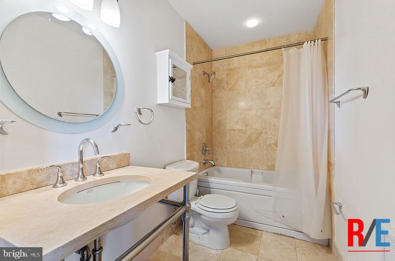 OLD TOWN - Residential Lease