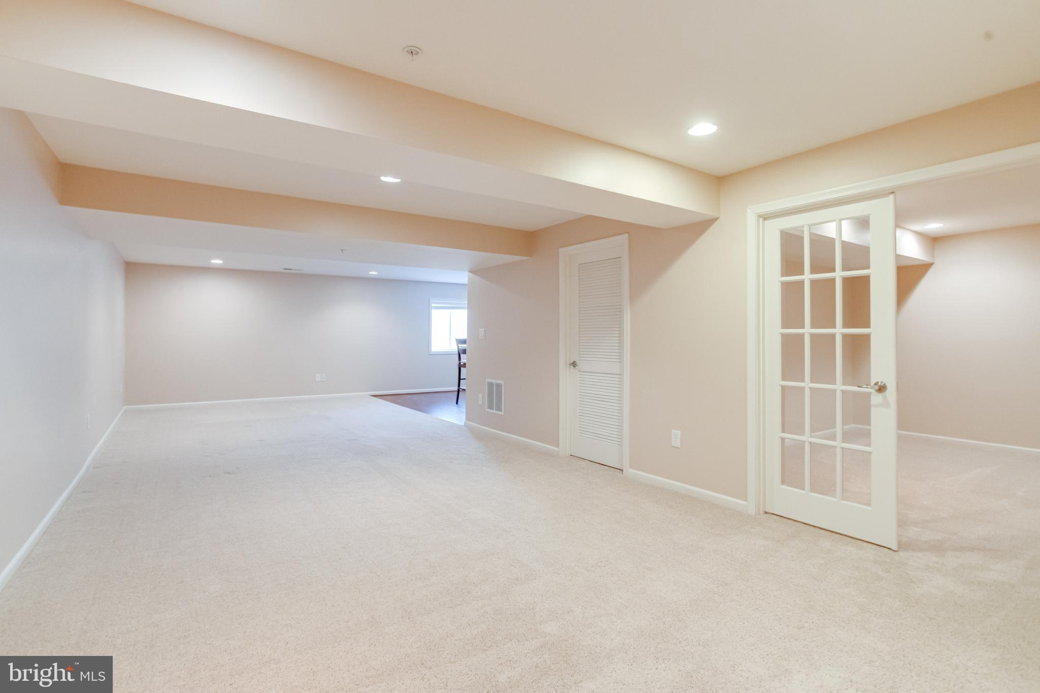 ELLICOTT MEADOWS - Residential