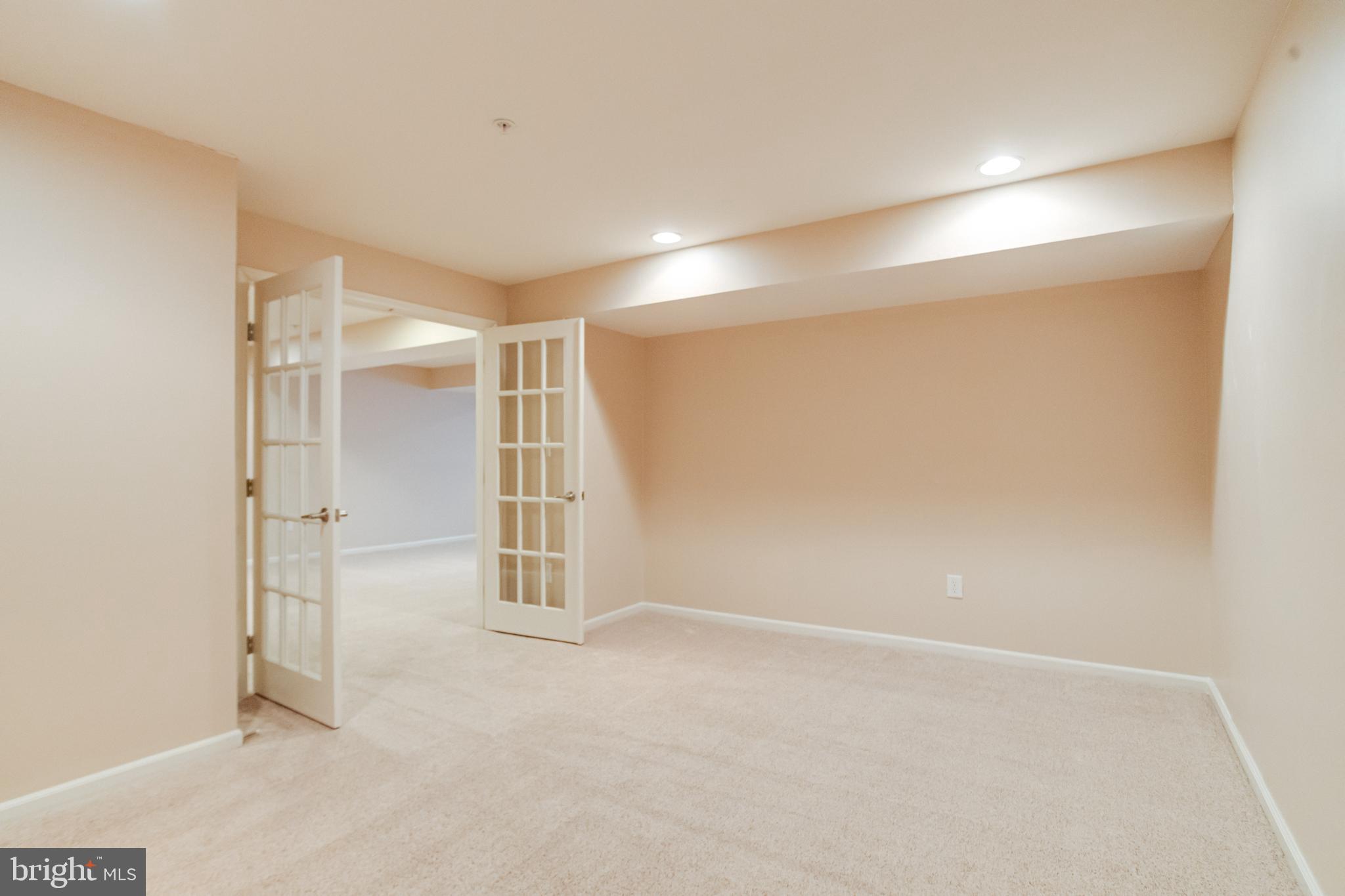 ELLICOTT MEADOWS - Residential