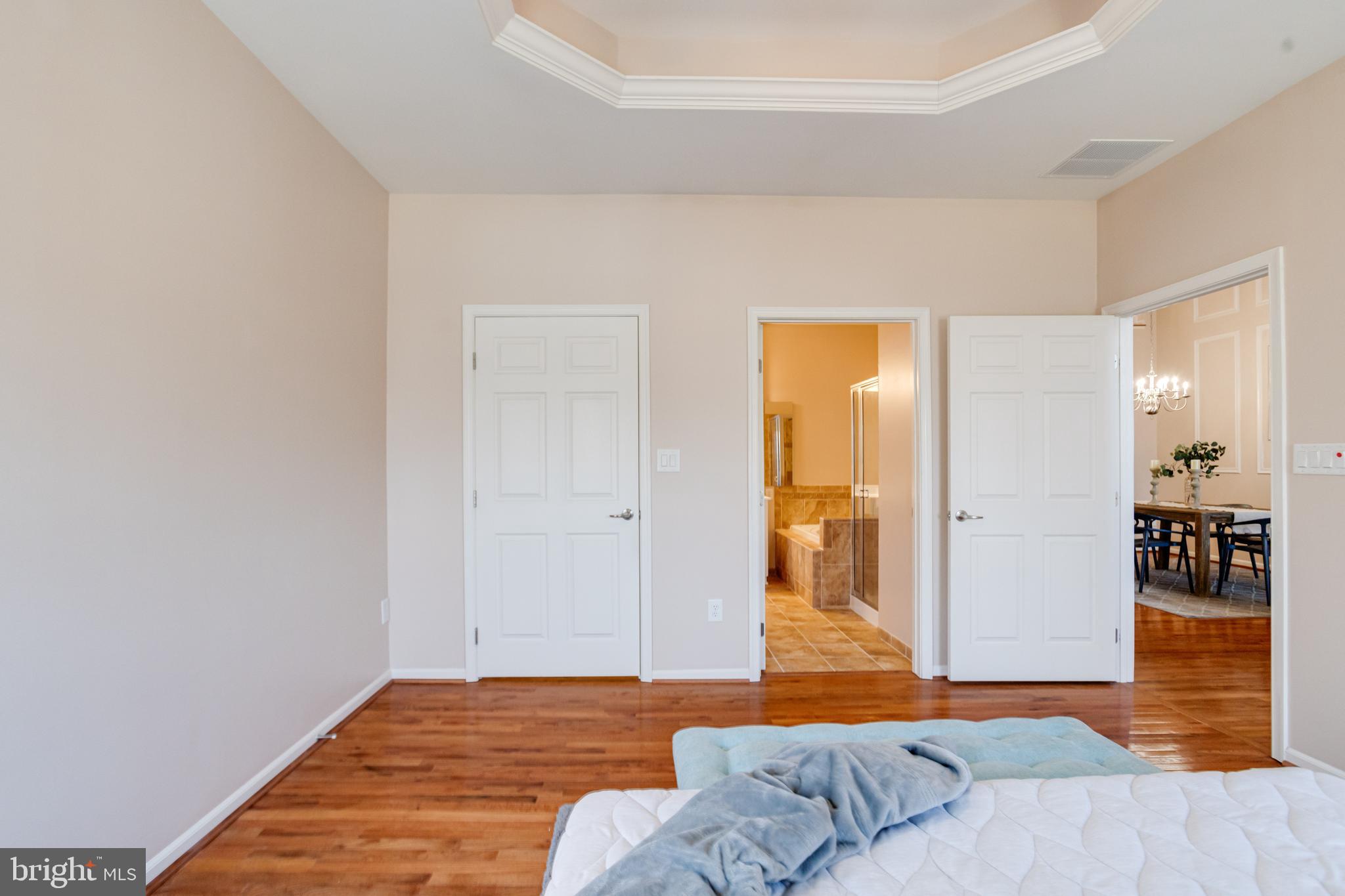 ELLICOTT MEADOWS - Residential