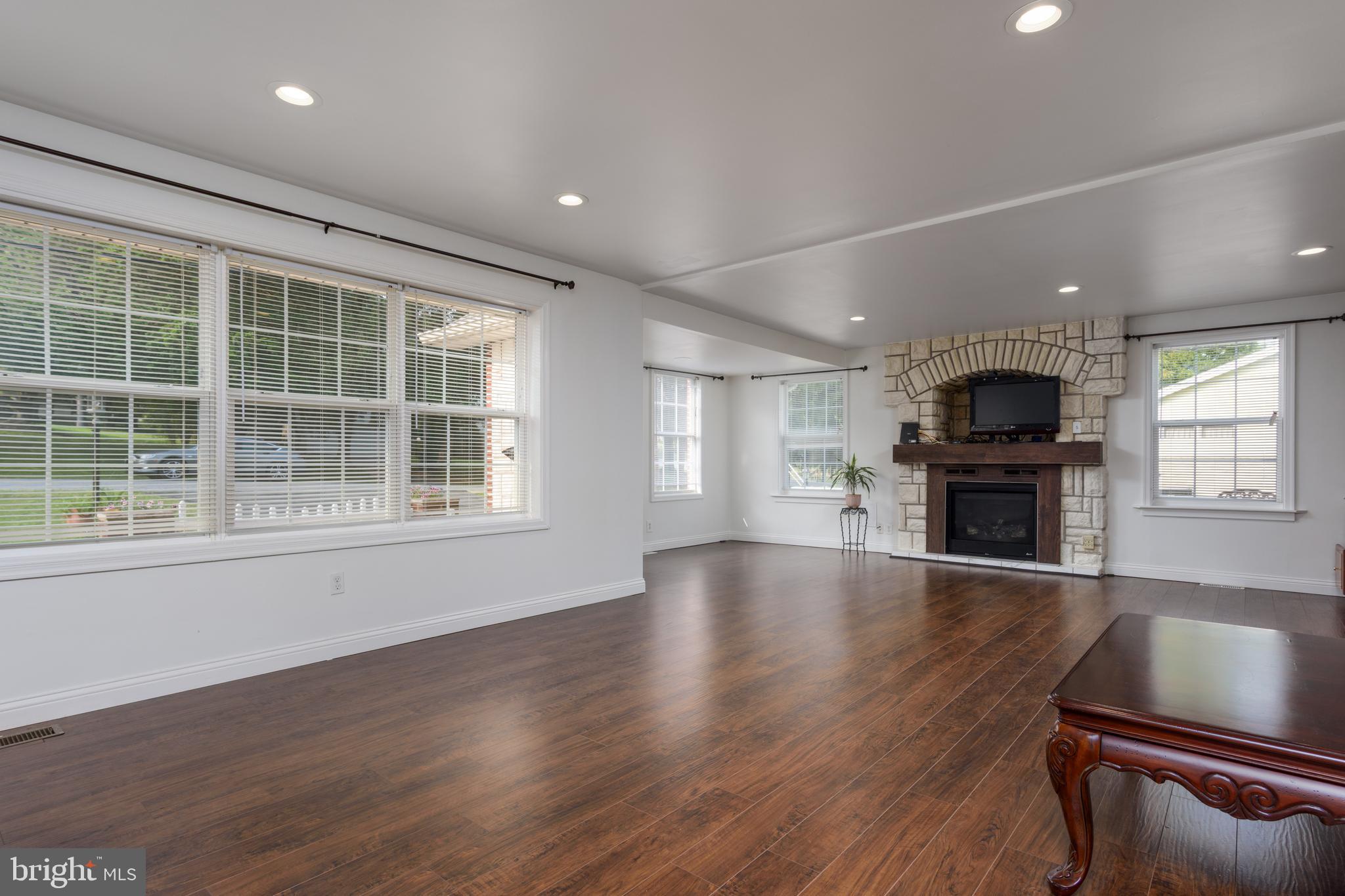 CHAMBERS HILL - Residential