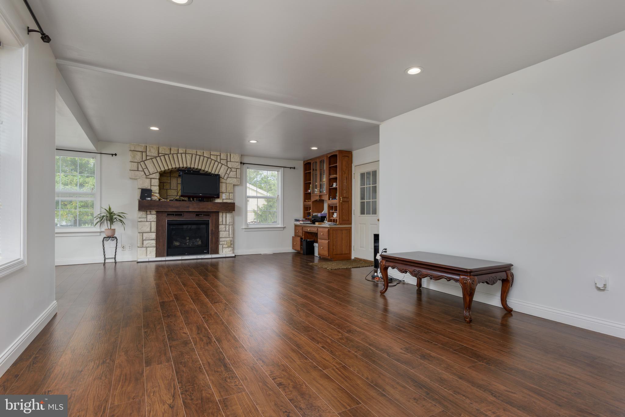 CHAMBERS HILL - Residential