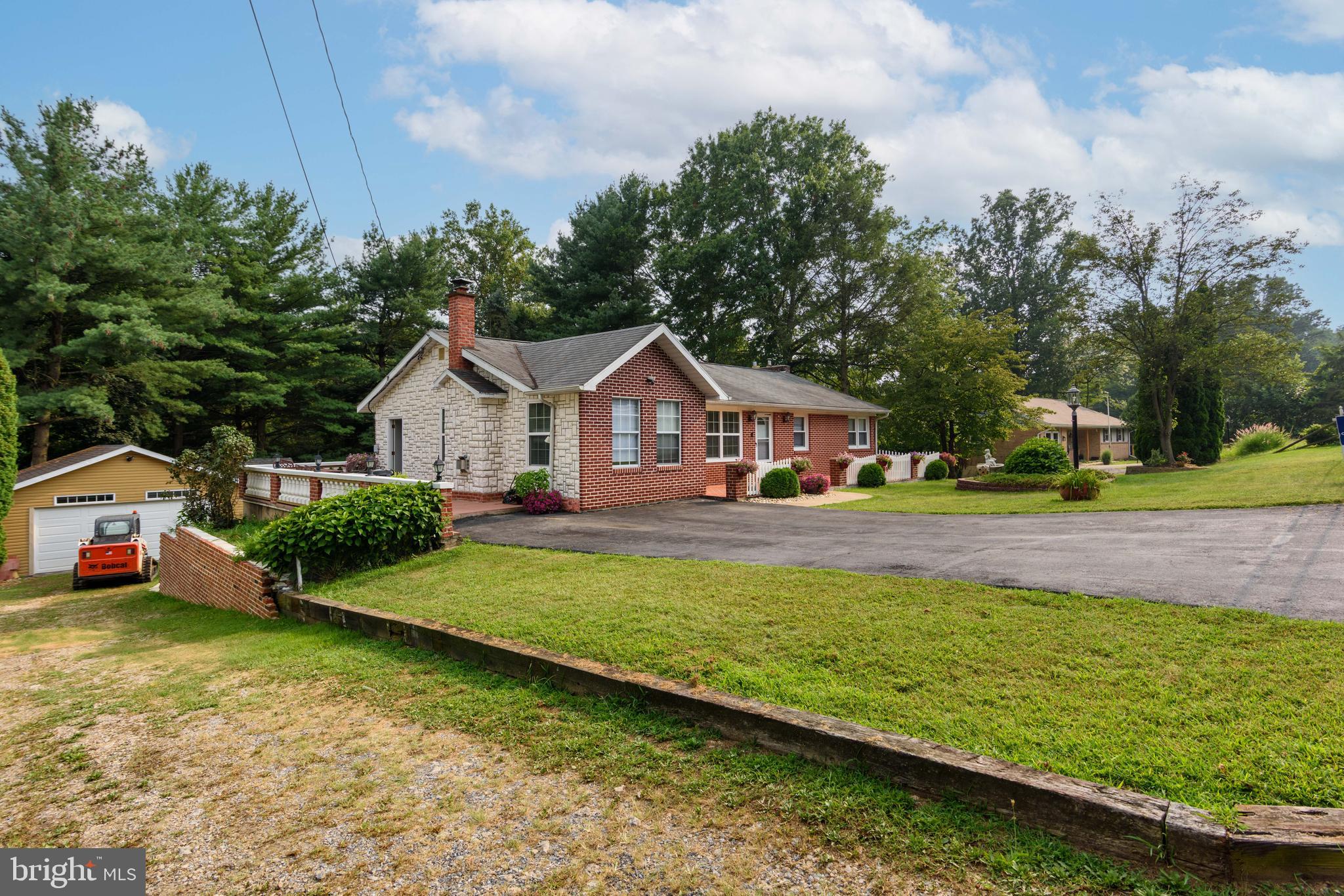 CHAMBERS HILL - Residential