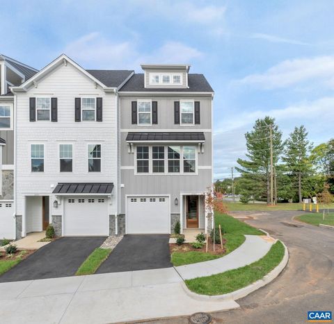 282 GIBRALTAR DR WAYNESBORO VA 22980