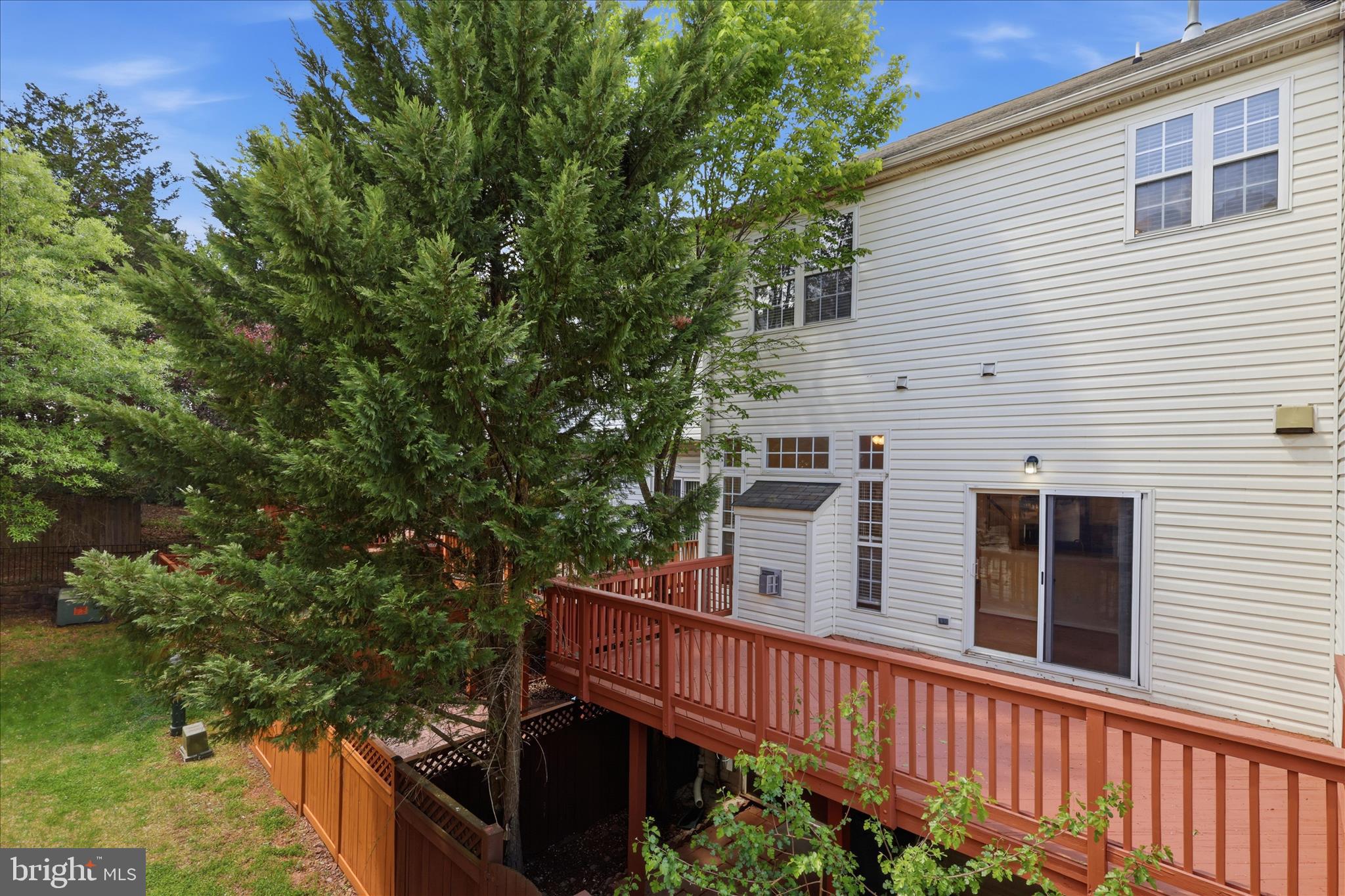 CREEKSIDE - Residential