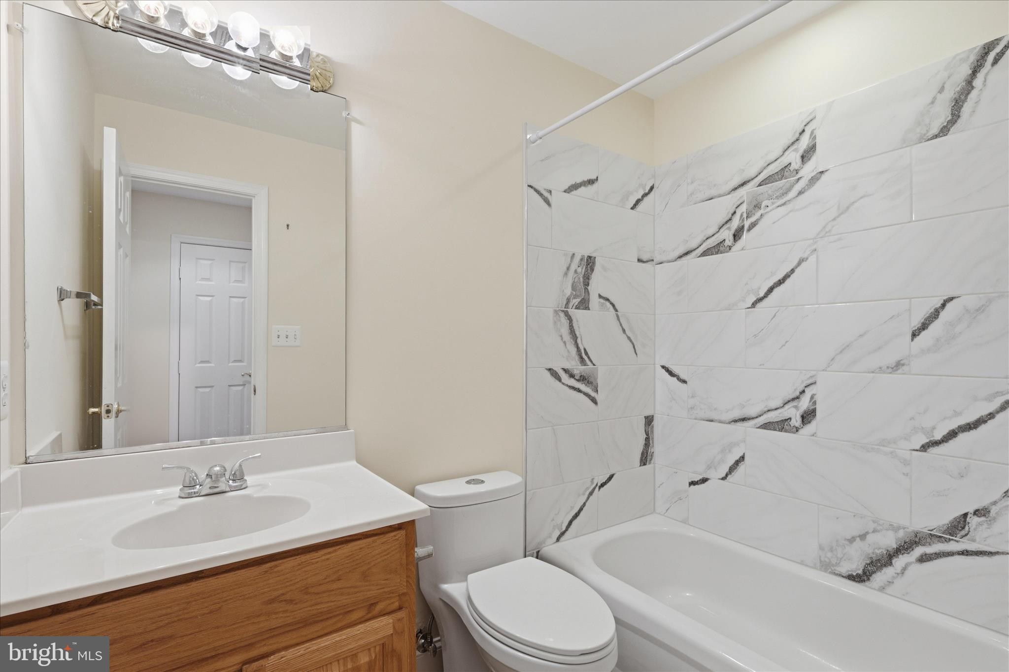 CREEKSIDE - Residential