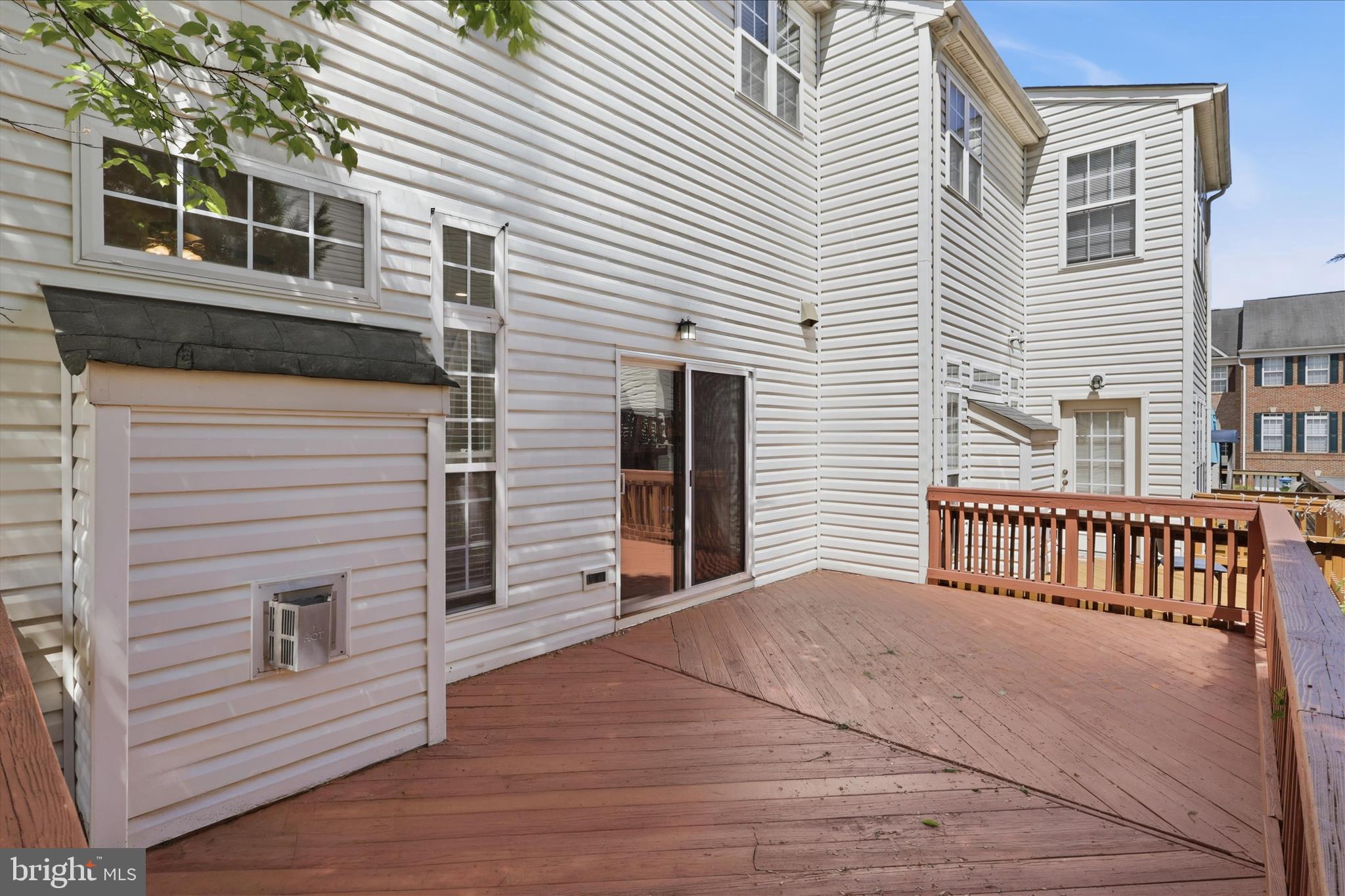 CREEKSIDE - Residential