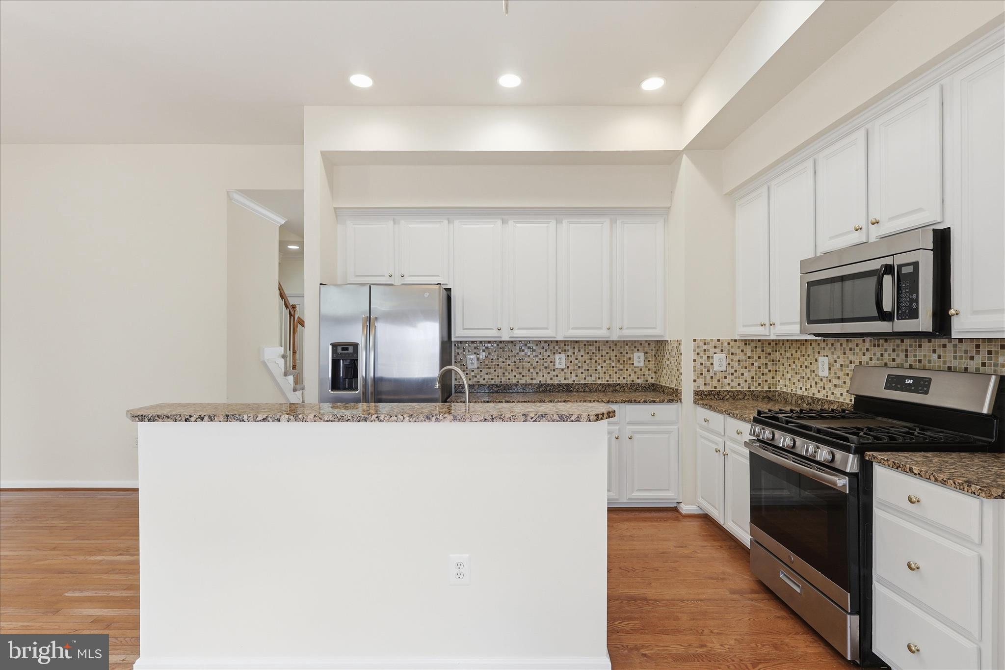 CREEKSIDE - Residential