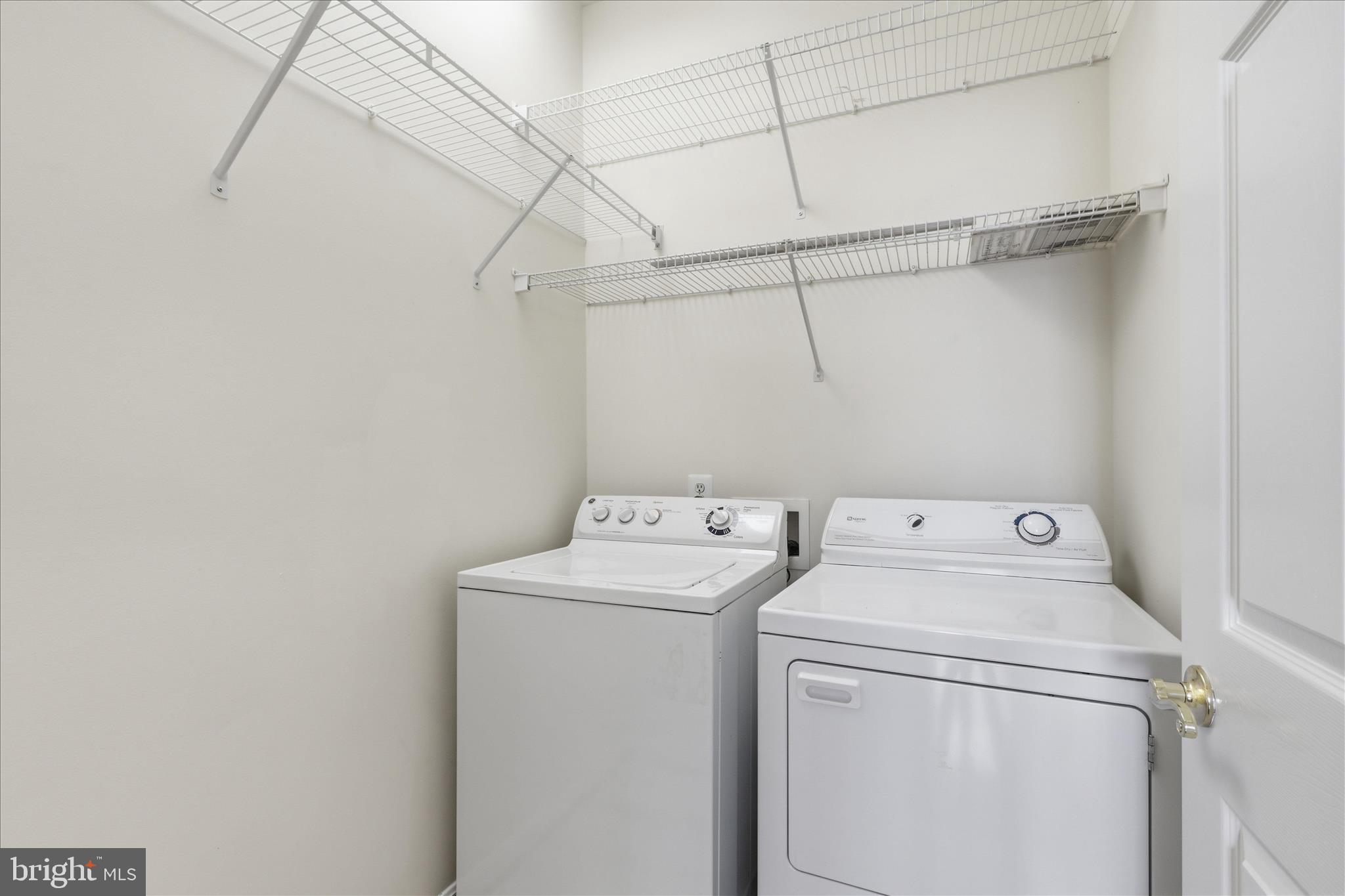 CREEKSIDE - Residential