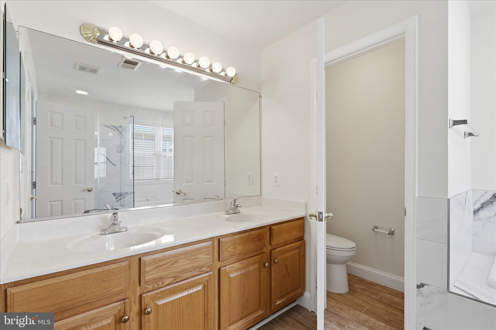 CREEKSIDE - Residential