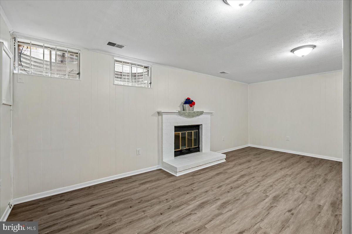 ROLLING ACRES - Residential