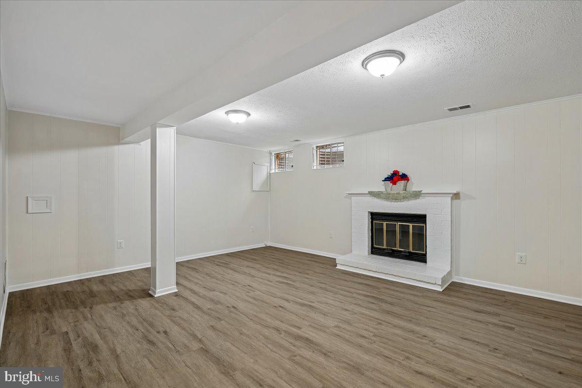 ROLLING ACRES - Residential