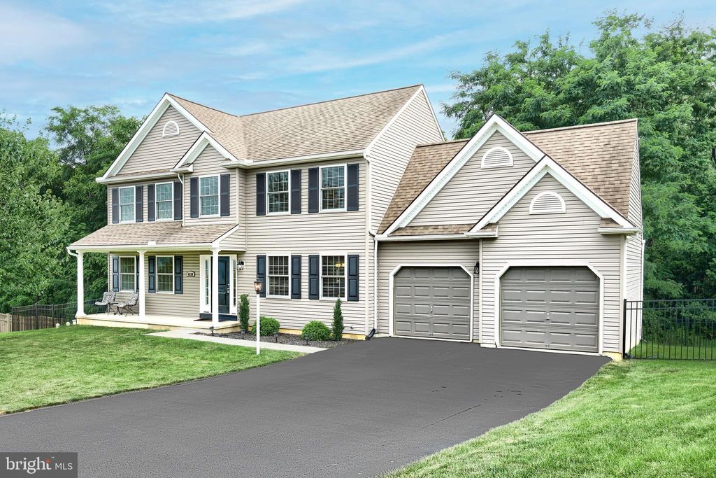 Photo of 4230 Peach Orchard Hollow, YORK, PA 17402 (MLS # PAYK2092386)