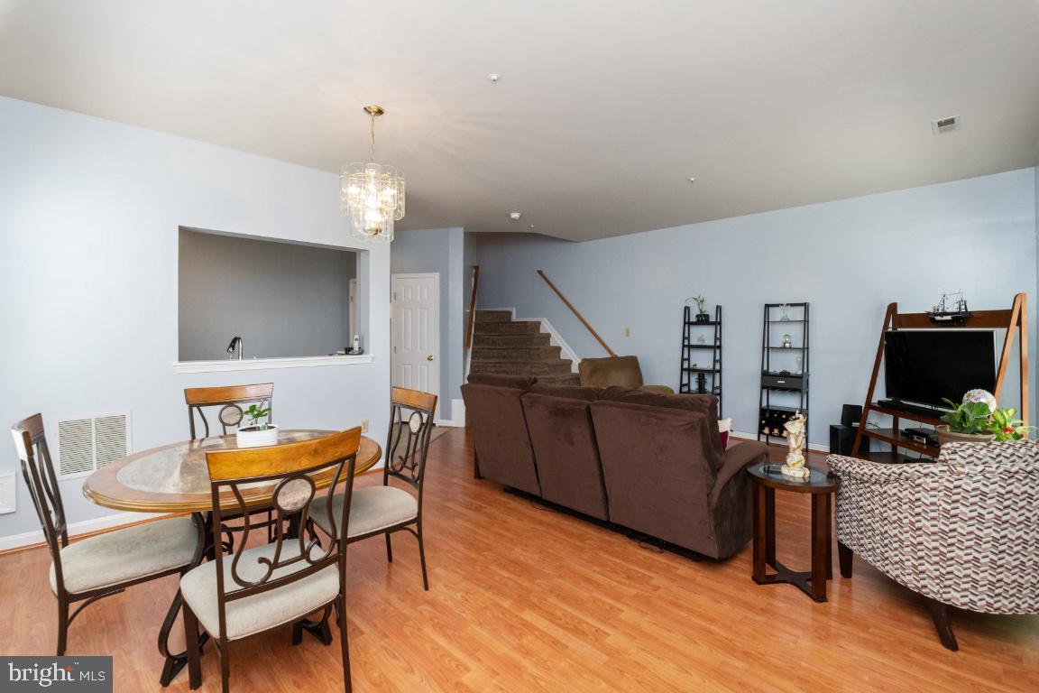 SEVEN OAKS - Residential