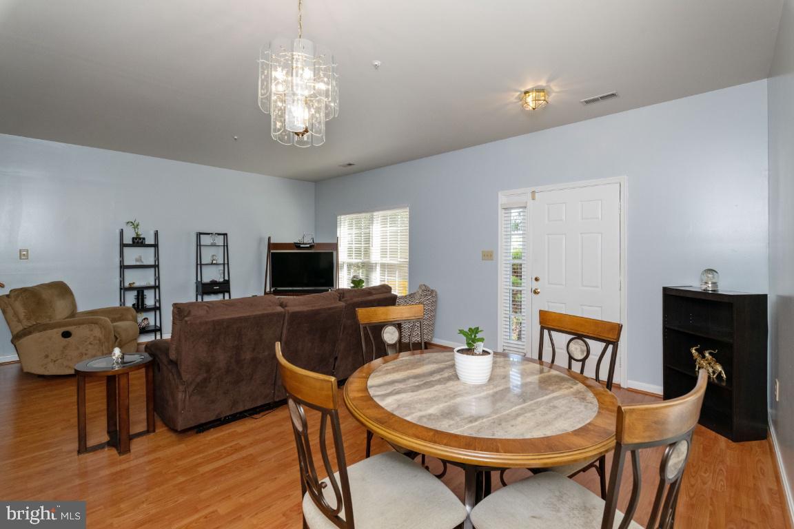 SEVEN OAKS - Residential