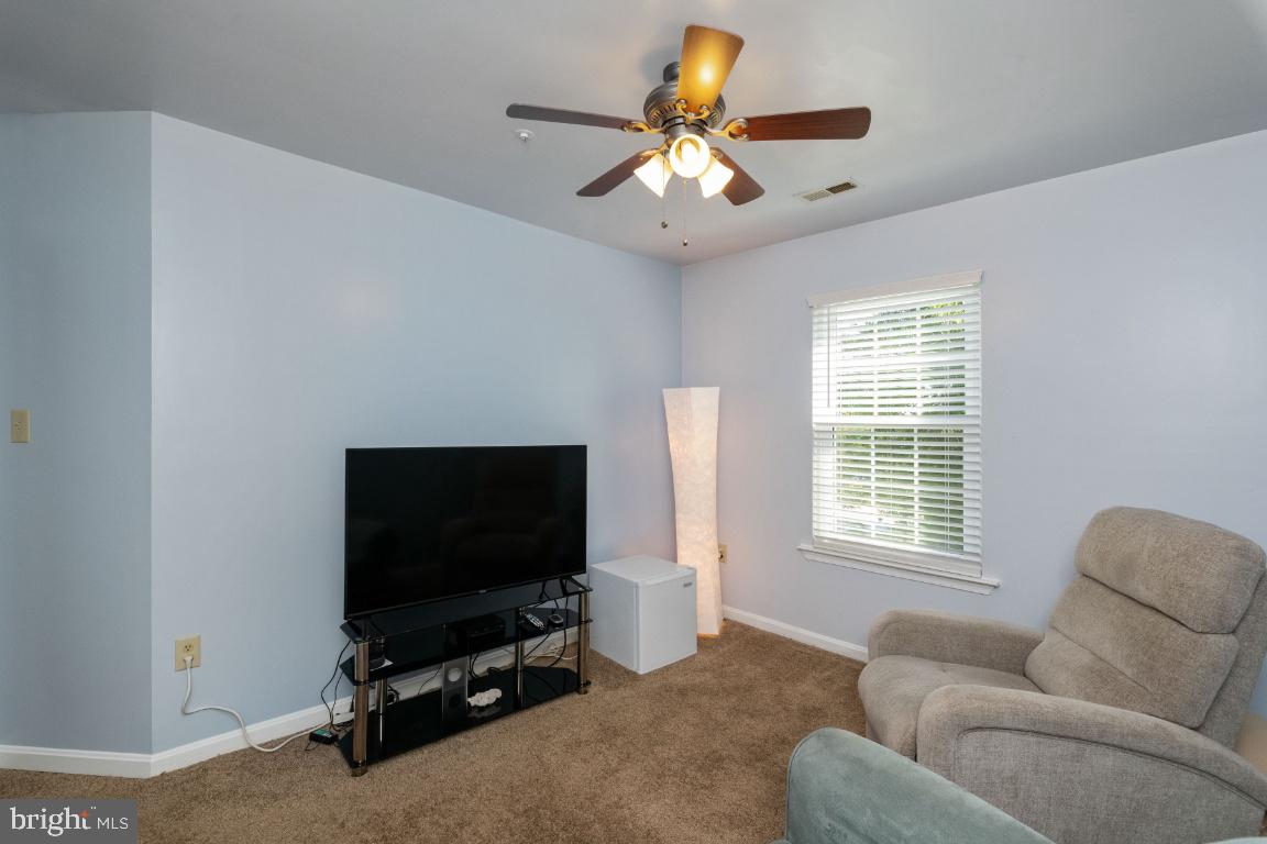 SEVEN OAKS - Residential