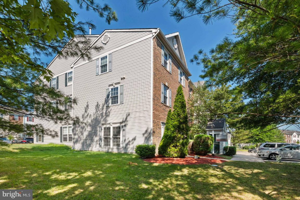 SEVEN OAKS - Residential