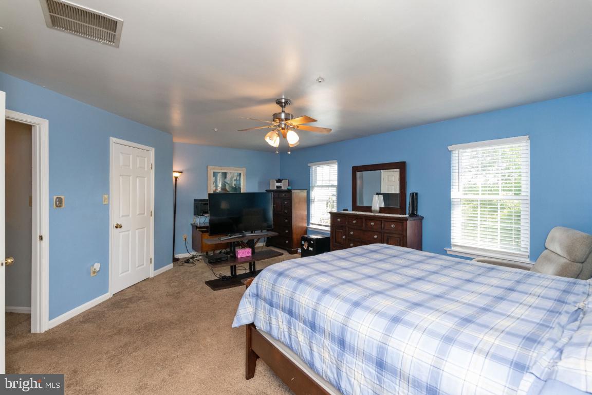 SEVEN OAKS - Residential