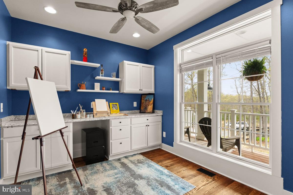 LAKE FOREST ESTATES - Residential