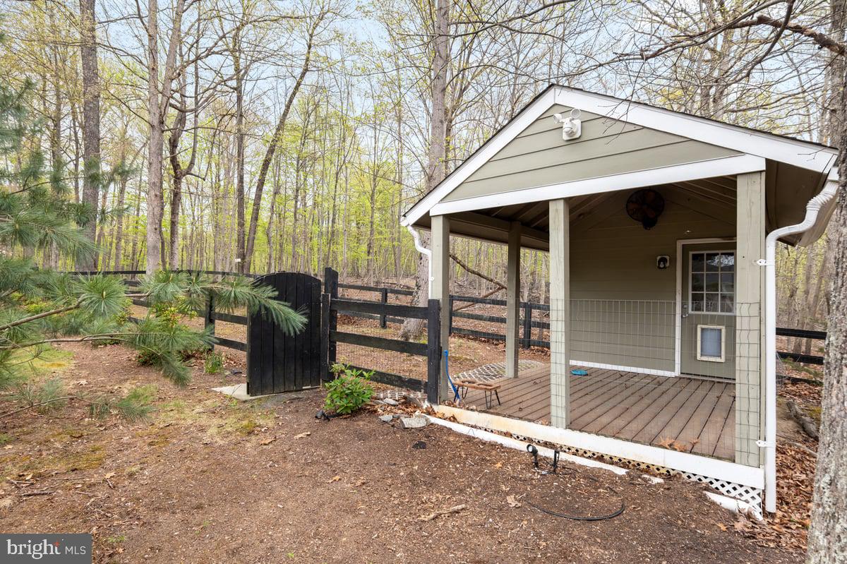 LAKE FOREST ESTATES - Residential