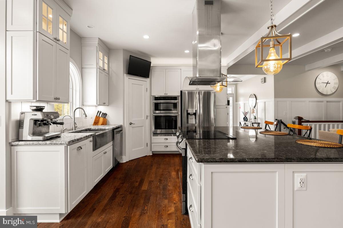 LAKE FOREST ESTATES - Residential