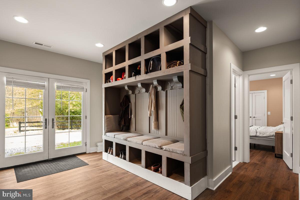 LAKE FOREST ESTATES - Residential