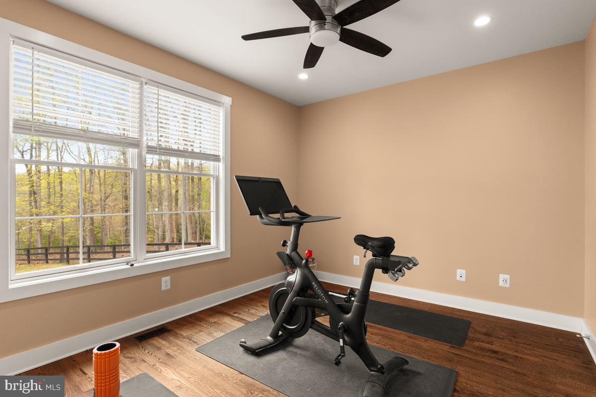 LAKE FOREST ESTATES - Residential