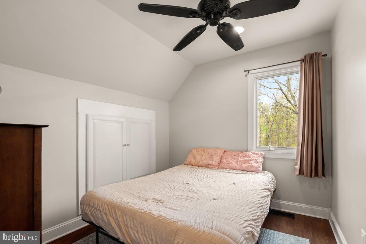 LAKE FOREST ESTATES - Residential