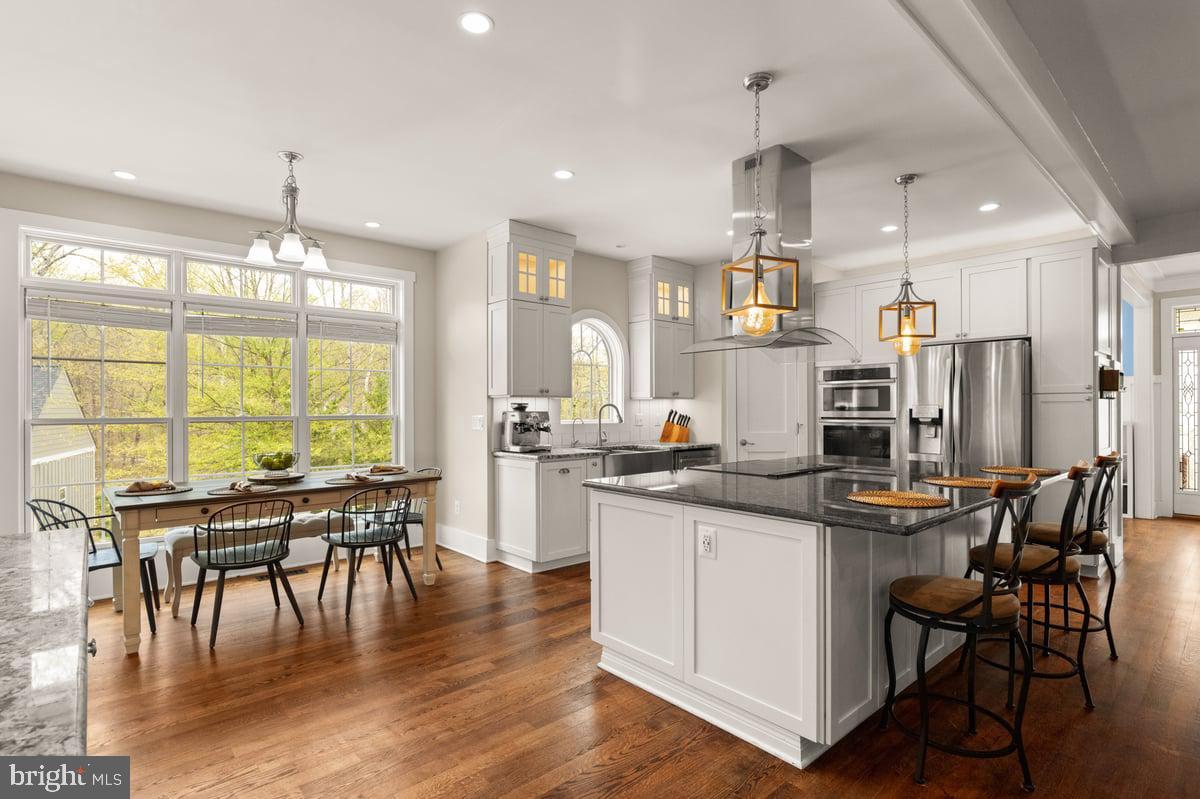 LAKE FOREST ESTATES - Residential