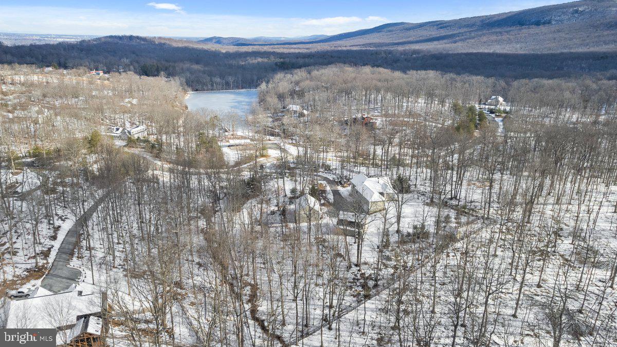 LAKE FOREST ESTATES - Residential