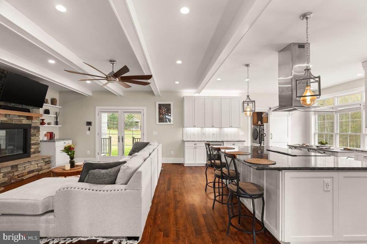 LAKE FOREST ESTATES - Residential