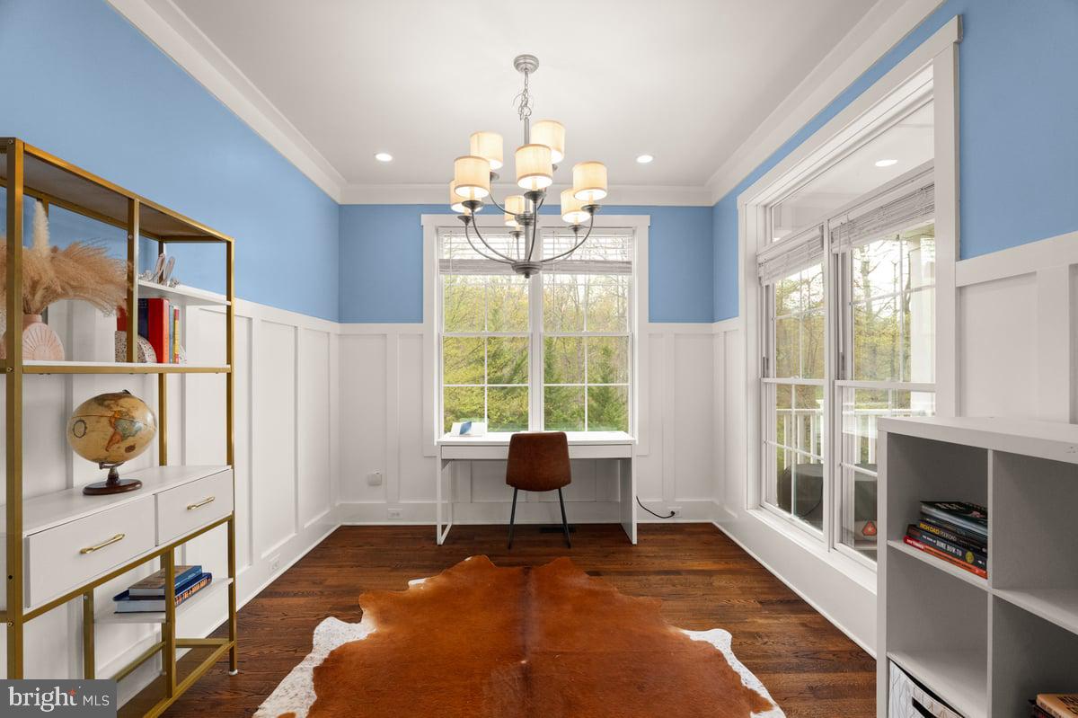 LAKE FOREST ESTATES - Residential