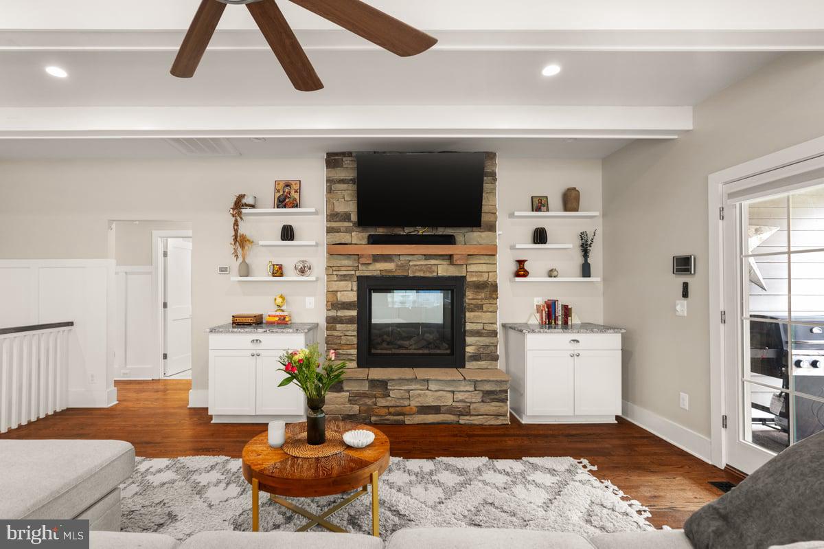 LAKE FOREST ESTATES - Residential