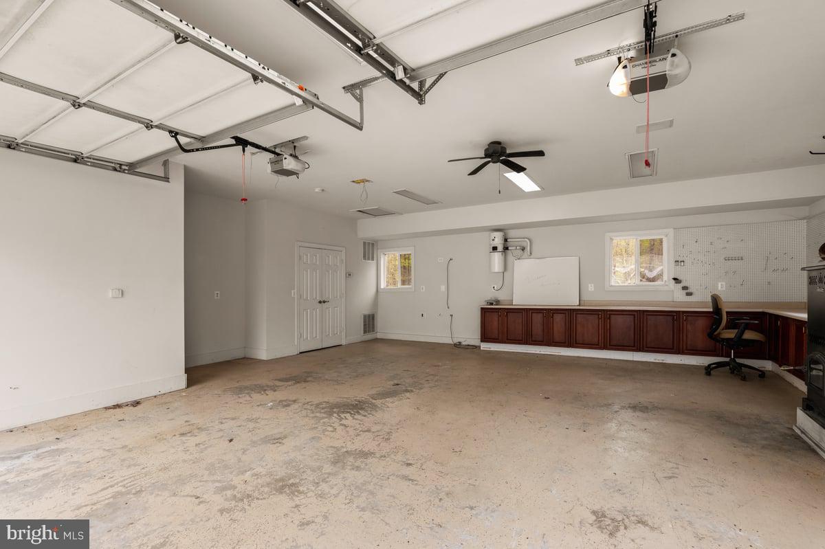 LAKE FOREST ESTATES - Residential