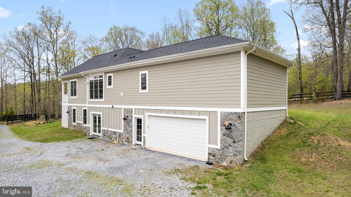 LAKE FOREST ESTATES - Residential